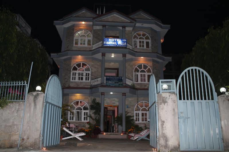 פוקהרה Hotel Fishtail Villa מראה חיצוני תמונה